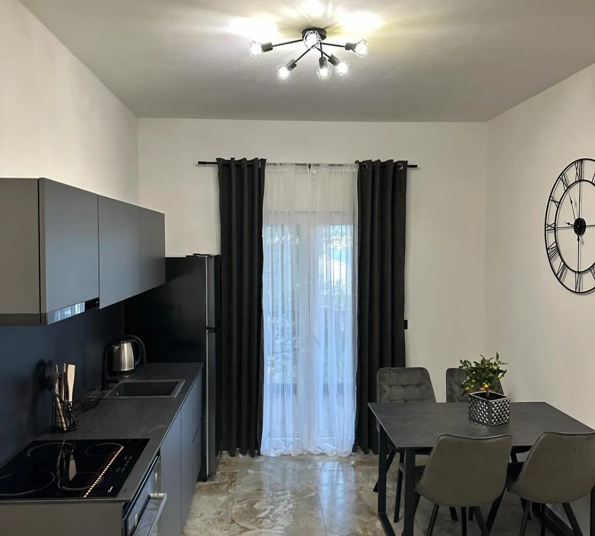 Sea Dreams Apartments Pridraga